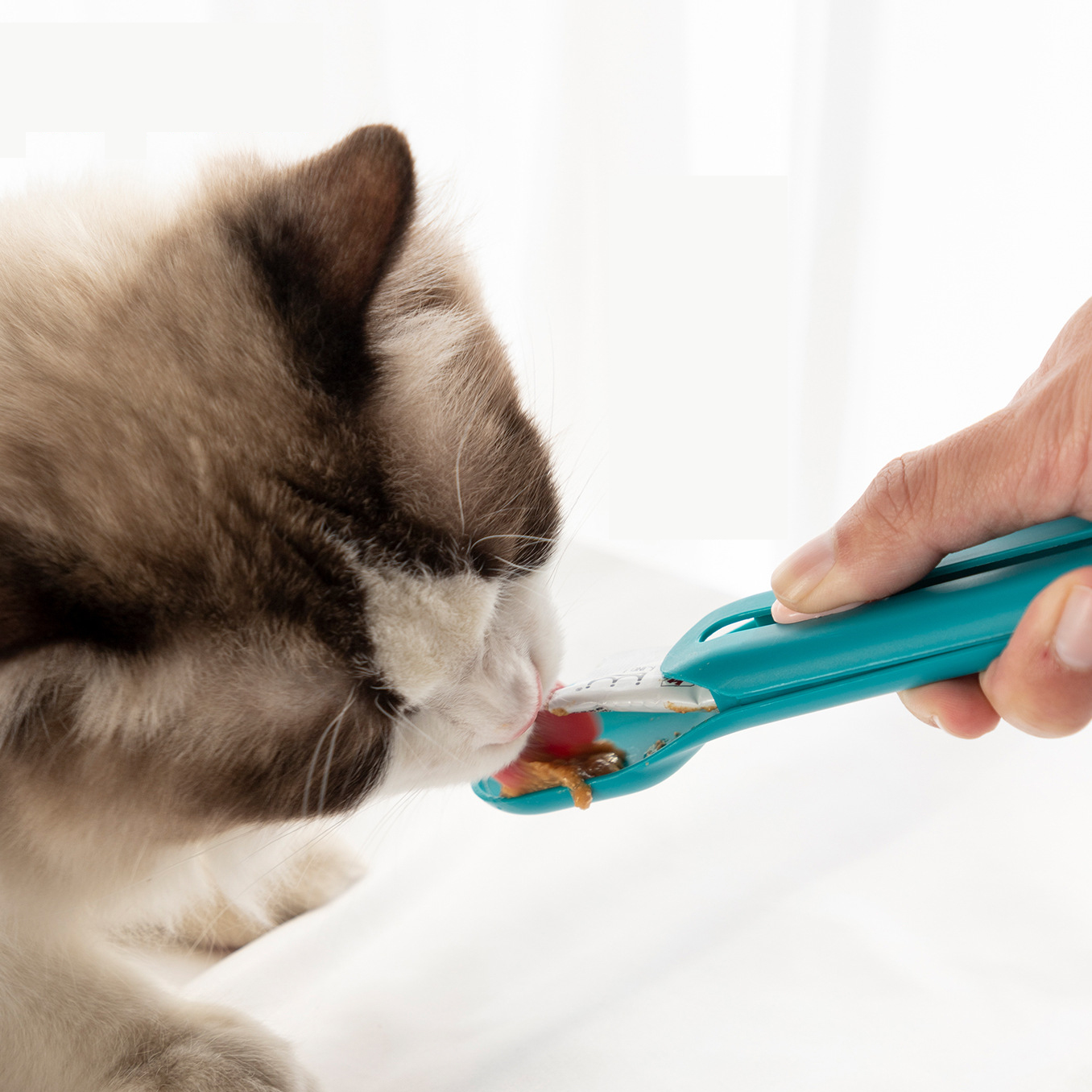 Strip Snack Spoon - Snack-royal: Für deine Fellnasen-Majestät